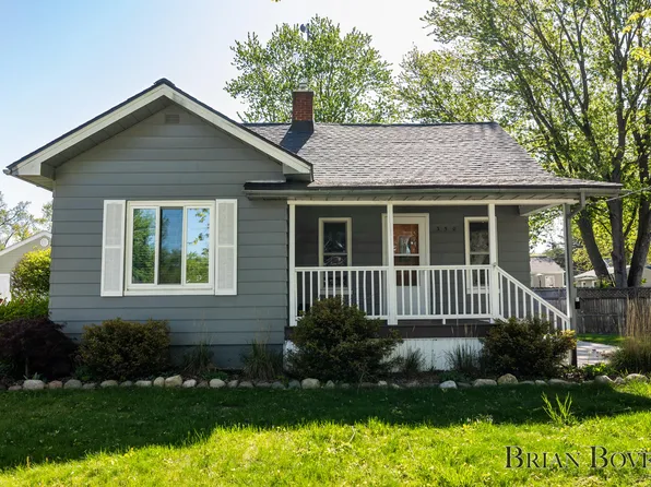 350 Adolph Ave NE, Rockford, MI 49341