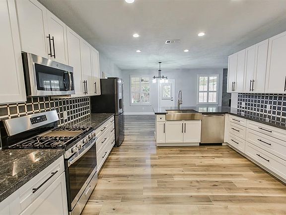 3rd image of 1527 Winston Homestead Dr