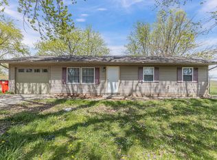 1302 Comanche Dr, Champaign, IL 61821