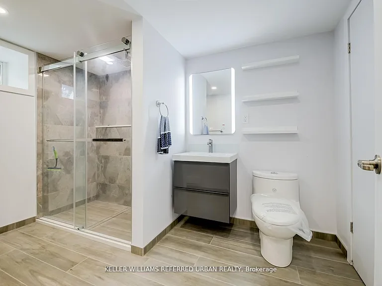 2556 Lake Shore Blvd W #LOWER — Photo 21