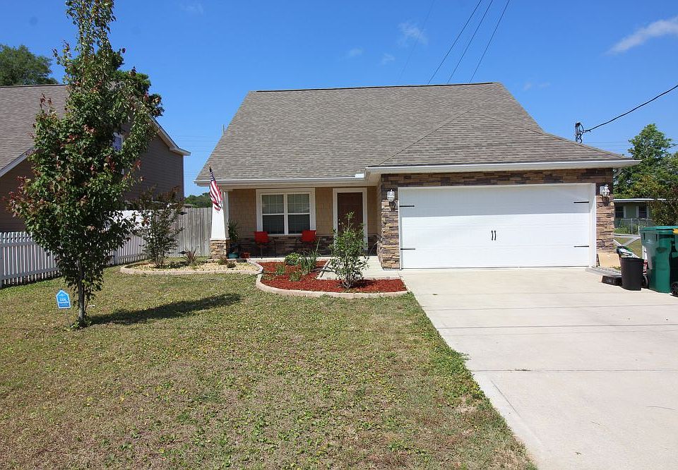 1st image of 870 Fairview Dr