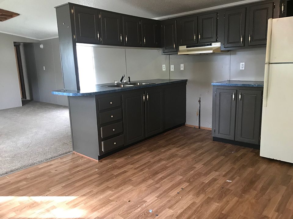 1st image of 300 Edgewood Dr