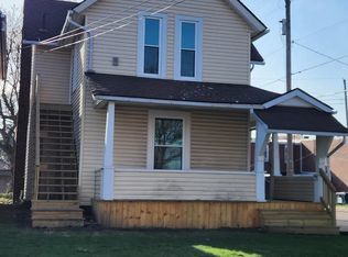 212 1st St NW #2, Barberton, OH 44203