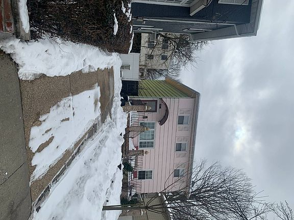 3rd image of 1050 Victory Blvd