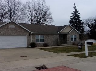 380 Scovill Ct, Decatur, IL 62522