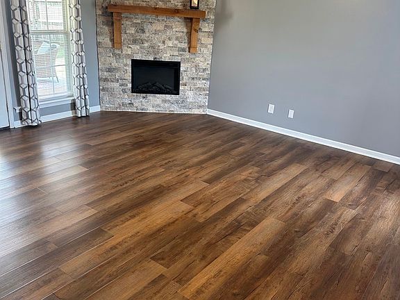 4th image of 552 McDonald Dr