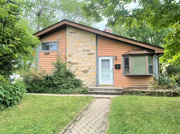 639 N 2nd Ave, Villa Park, IL 60181