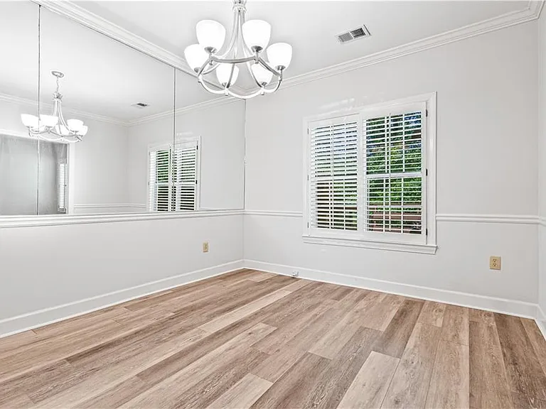 1160 Windsor Pkwy #8 — Photo 7