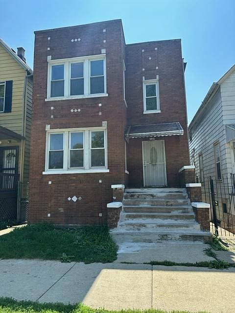 1st image of 725 E 92nd Pl