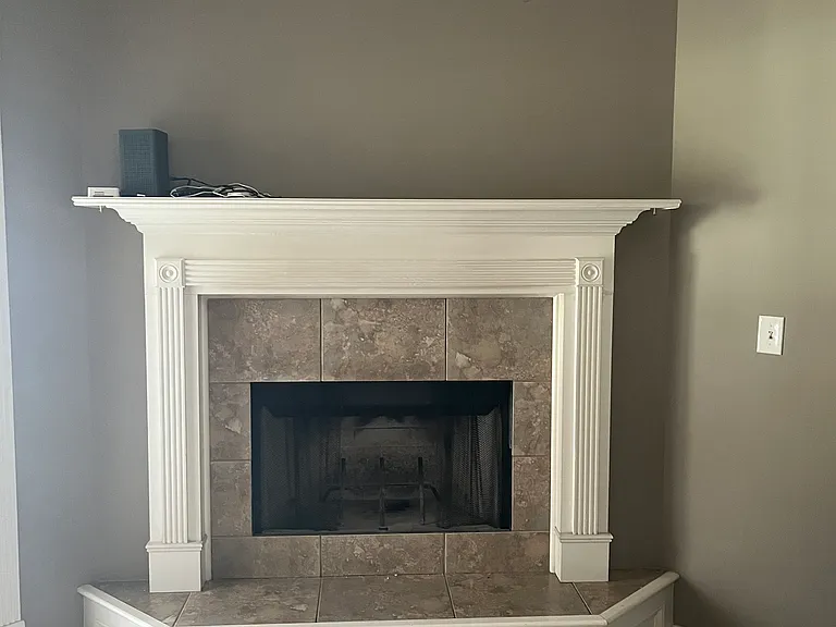 189 Maplewood Dr — Photo 3