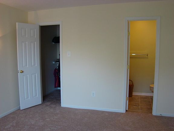 4th image of 1001 Jessicas Ct APT L