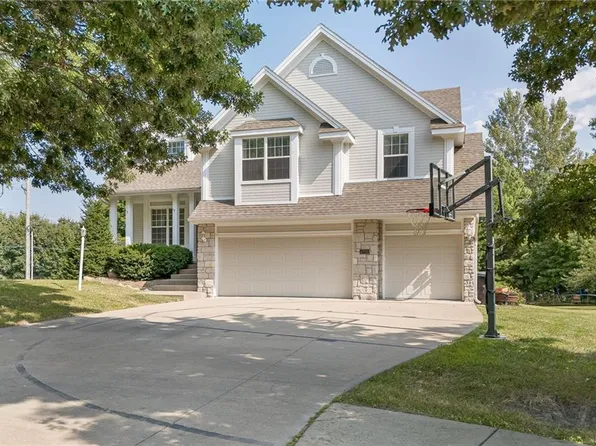 4705 Huntsboro Ct, Saint Joseph, MO 64506