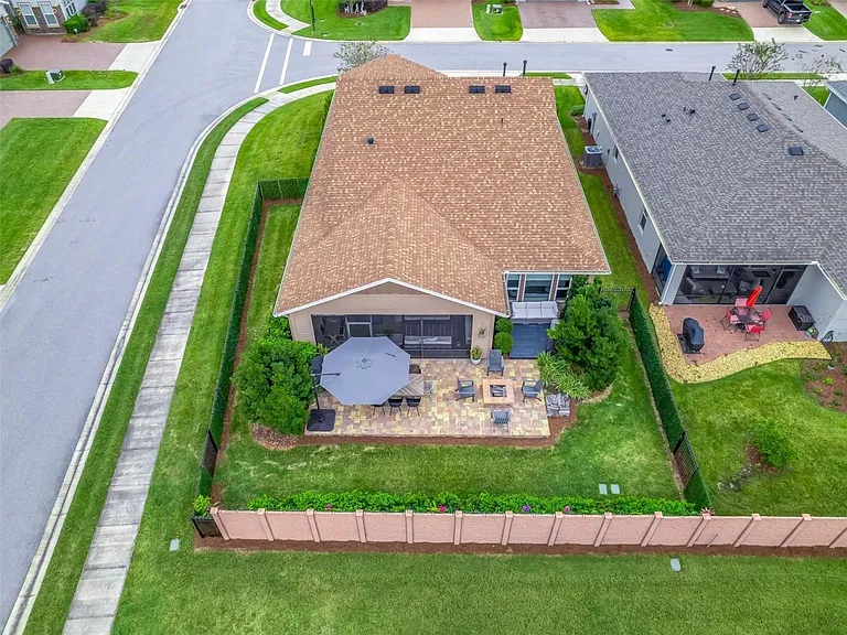 5672 NW 40th Pl — Photo 35
