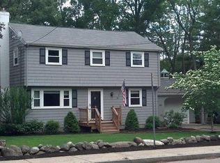 382 Pond St, Franklin, MA 02038