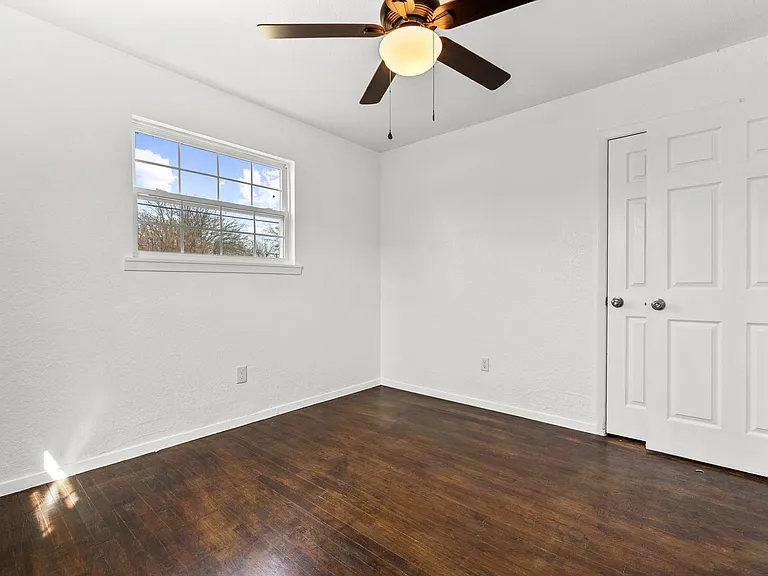 4524 Collins Ave — Photo 22