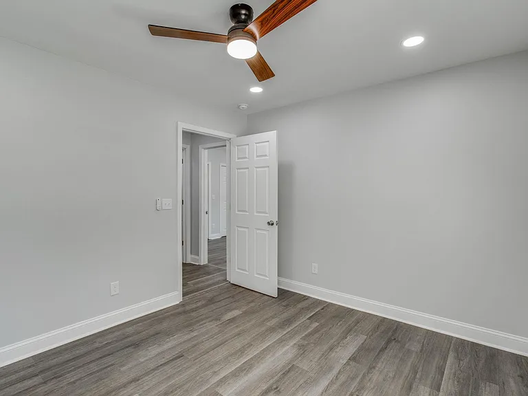 2327 Willow St — Photo 20