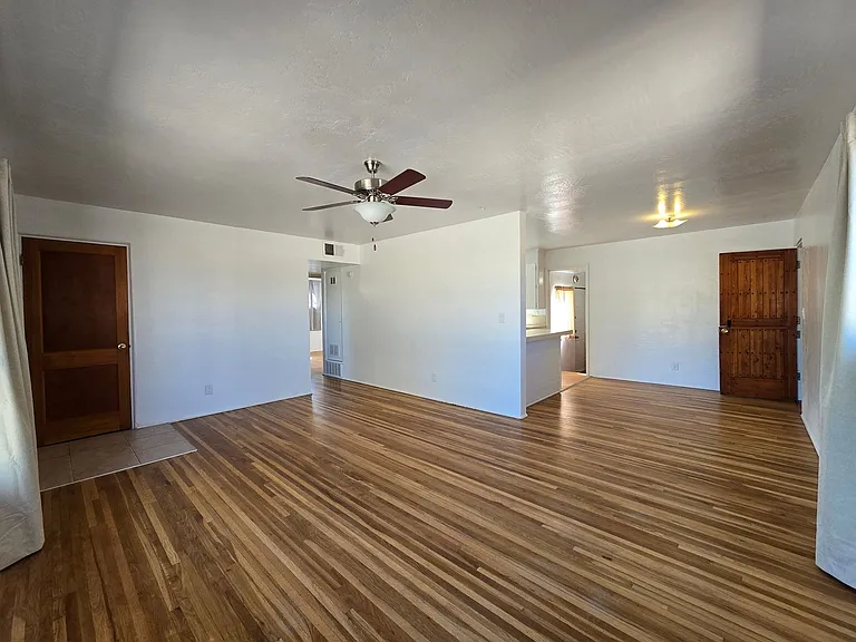 2412 Rosina St — Photo 4