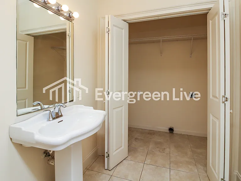 533 Wynn Rd — Photo 13