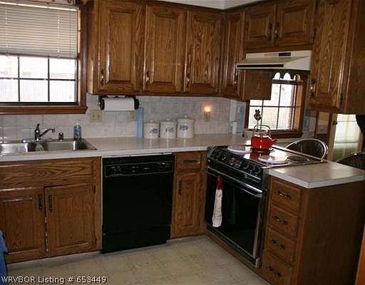 5th image of 1410 N Briarwood Dr