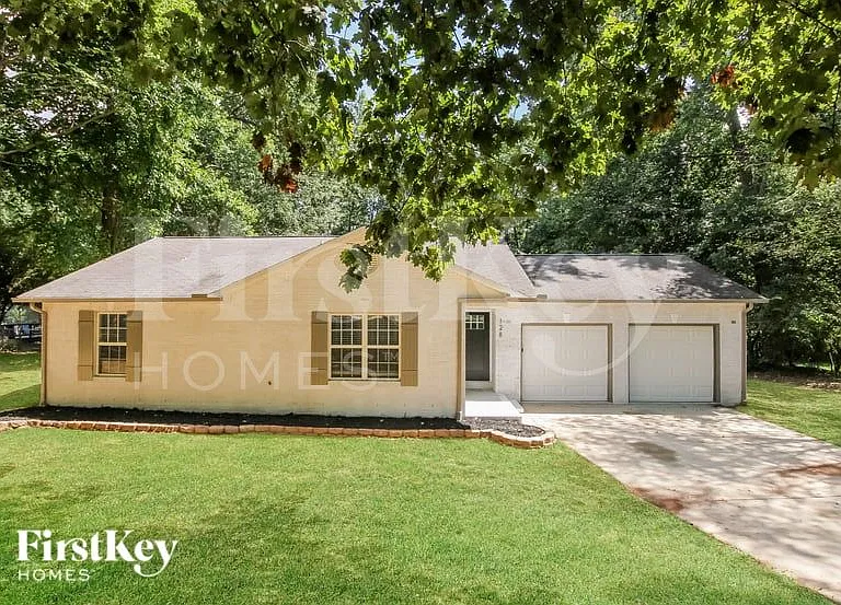 128 Lismark Dr — Photo 1