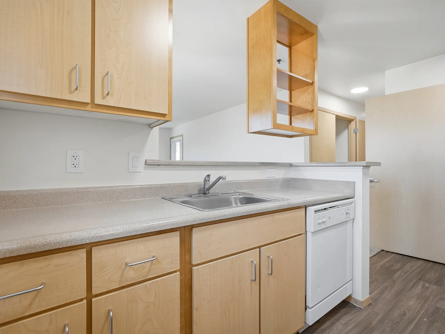 Terrace At Columbia Knoll Apartments — Photo 3