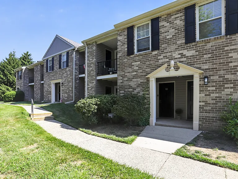 69 Ramsgate Ct — Photo 1