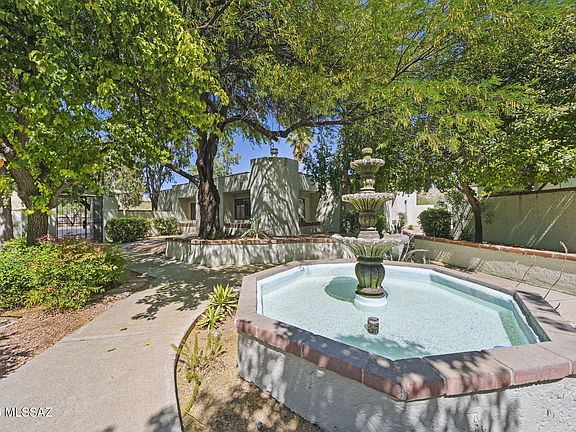 3rd image of 7853 N Calle De La Aldea