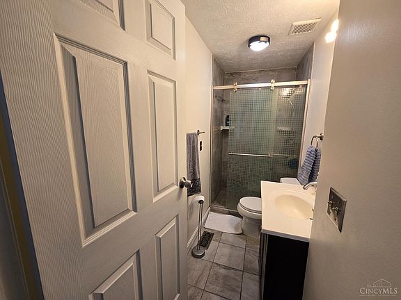 3rd image of 12134 Birchhill Dr
