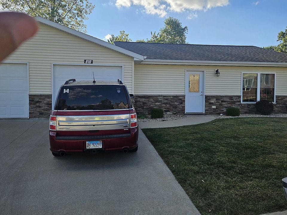 1st image of 810 Meadow Lark Dr