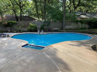 1807 Burr Oak St, Arlington, TX 76012