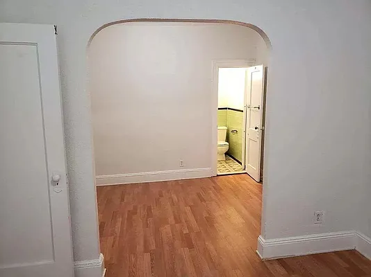 Rented by Premier Metro Realty Corp | media 9