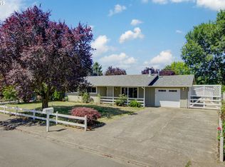 1060 Kelowna Ct, Woodburn, OR 97071
