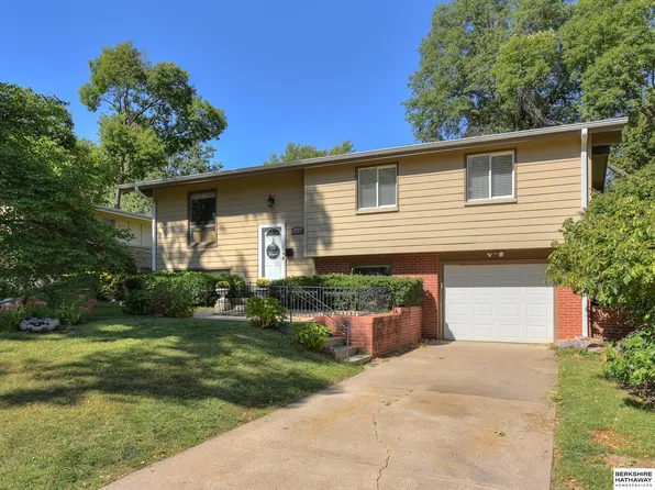 13426 Trendwood Dr, Omaha, NE 68144