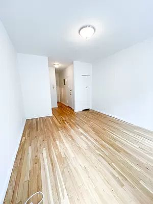 4th image of 426 E 83rd St APT 3A