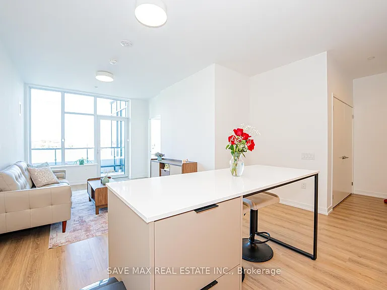 2485 Eglinton Ave W #402 — Photo 9