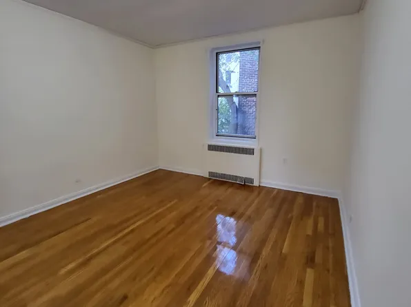 41-43 39th Place image 7 of 11