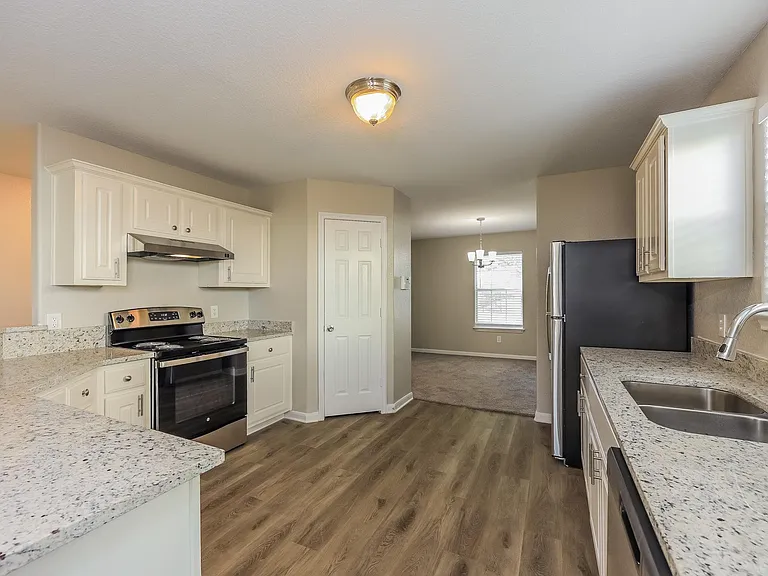 5718 Fossil Cyn — Photo 2
