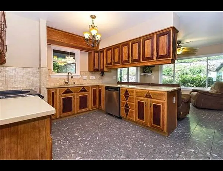 2580 N Karyn Ave #1 — Photo 8