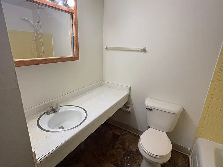 791 Russell Rd — Photo 9