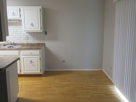 4th image of 2592 Yellow Star St