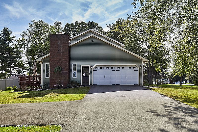 4th image of 5 Roberts Road