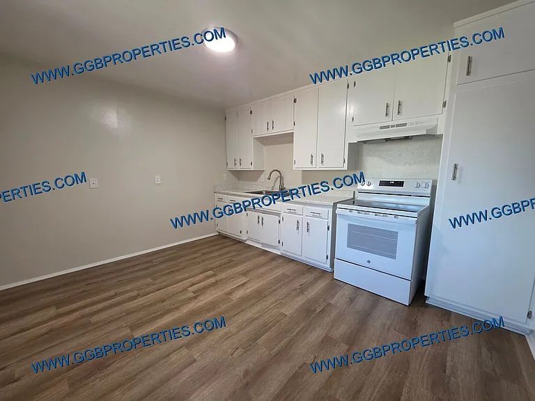 1080-1084 E South St — Photo 12