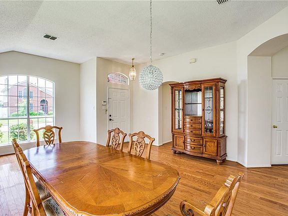 3rd image of 3307 Riverway Ct