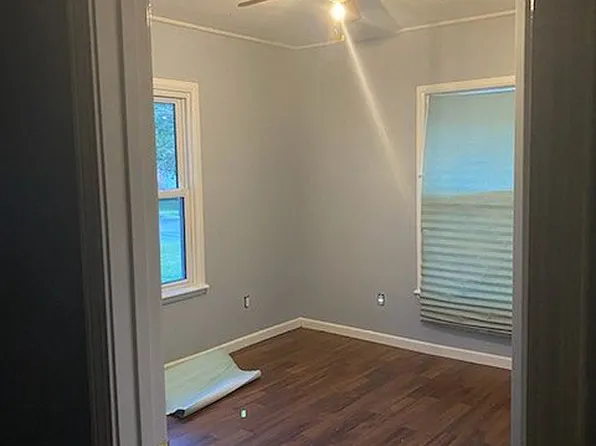 2215 Dawes Pl, Saint Louis, MO 63114