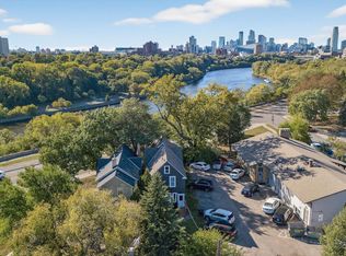 909 E River Pkwy, Minneapolis, MN 55414
