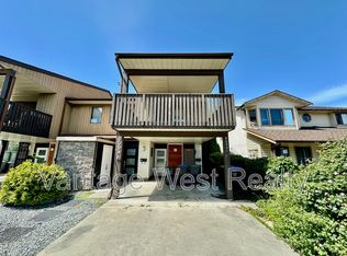 3094B Lowe Ct, Kelowna, BC V1Y8L4