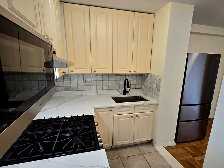 460 E 79th St #12C — Photo 8