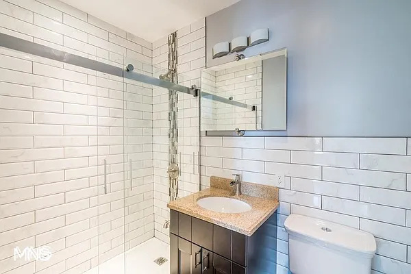 Rented by MNS | media 18