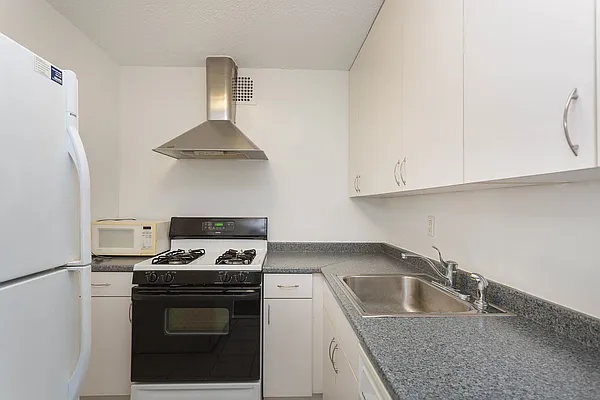 Sold by Keller Williams Realty Landmark | media 32