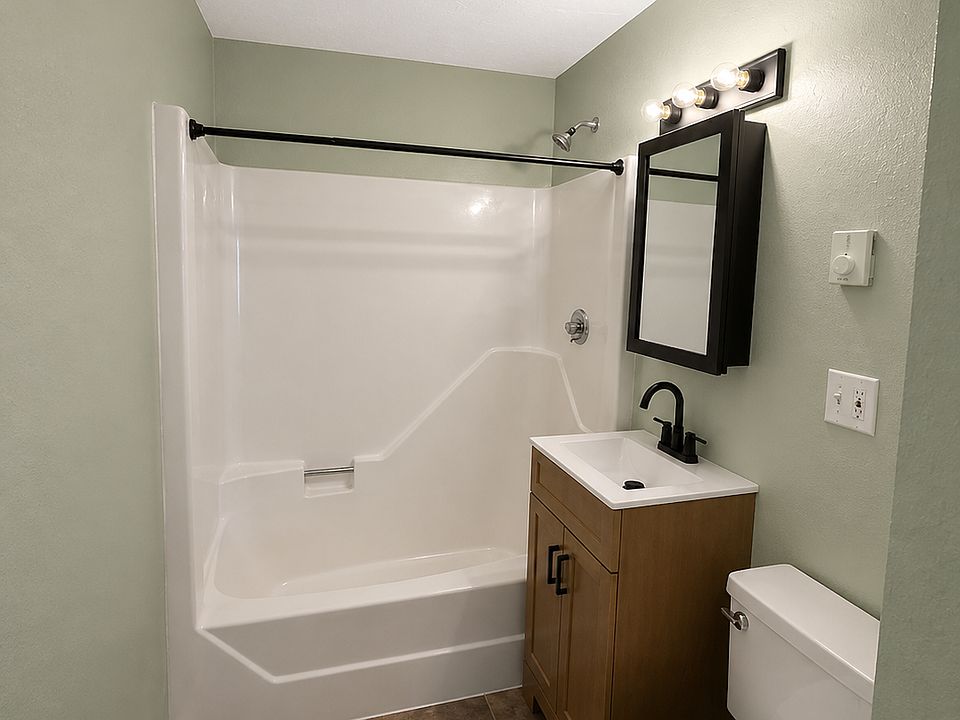 1st image of 9 Charlton St